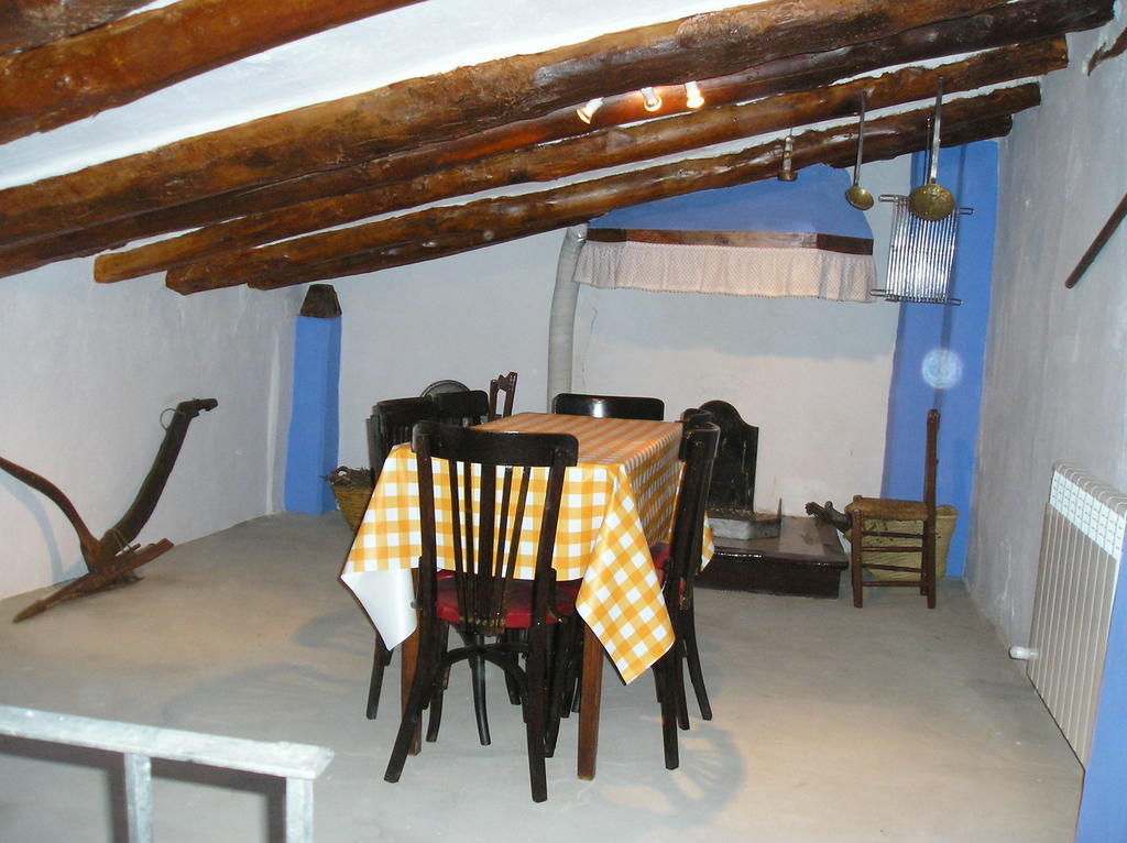 Casa Rural Ruta Del Agua 4 Hab Al Lado Monasterio De Piedra Munébrega Room photo